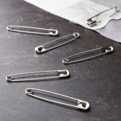 Cheap β¨ Loops & Threads™ Safety Pins, 2" π 6 Cheap β¨ Loops & Threads™ Safety Pins, 2" π -Loops and Threads Store 10340479 20