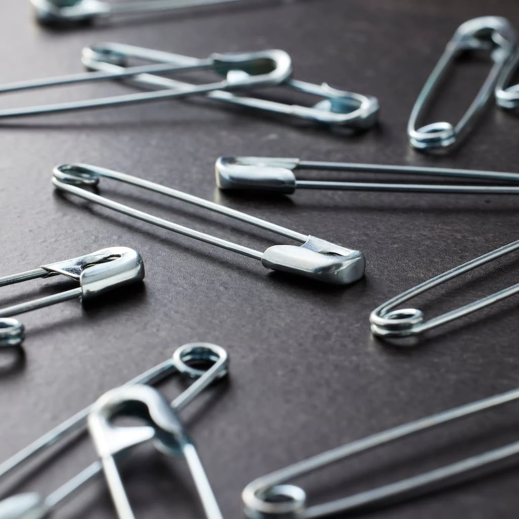 Outlet βοΈ Loops & Threads™ Quilter's Safety Pins, Silver, 2" π 4 Outlet βοΈ Loops & Threads™ Quilter's Safety Pins, Silver, 2" π - Image 2